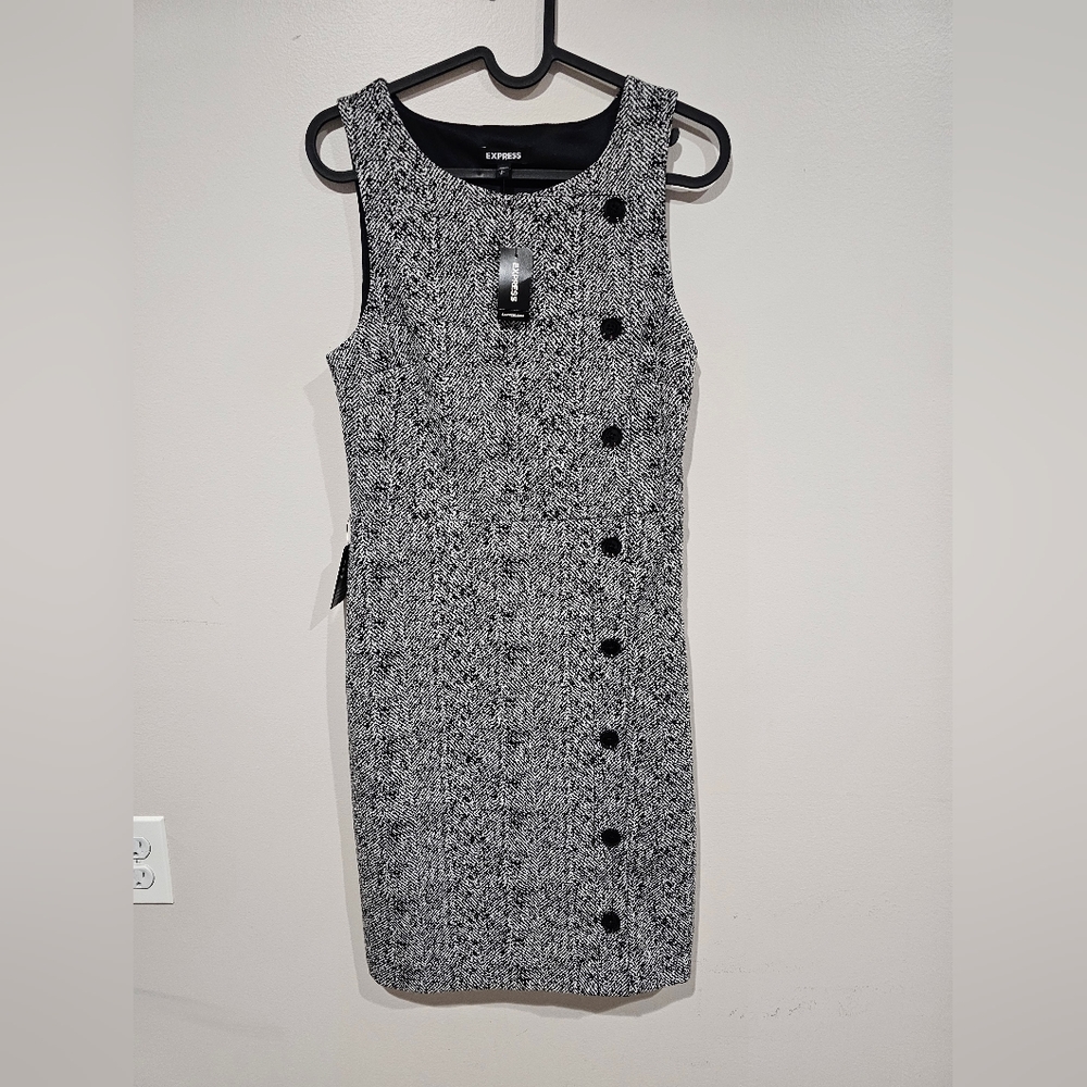 EXPRESS cocktail dress size Small Petite black and white pattern.